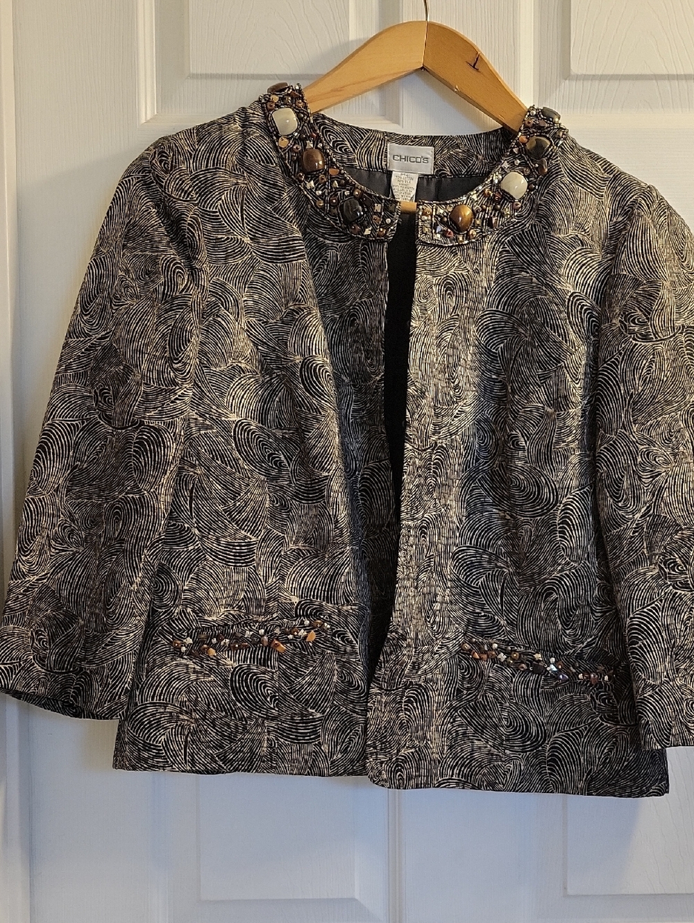 Chico's Womens Sz 1  Blazer Jacket Beaded Collar And Pockets. Brown/Black Swirl